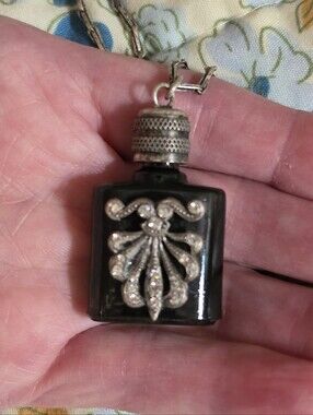 Vintage 1920's perfume Pendent and necklace